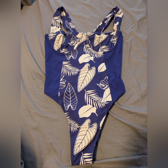 POPFLEX Boardwalk Bombshell One-Piece Swimsuit in Blue Palm - Picture 11 of 11